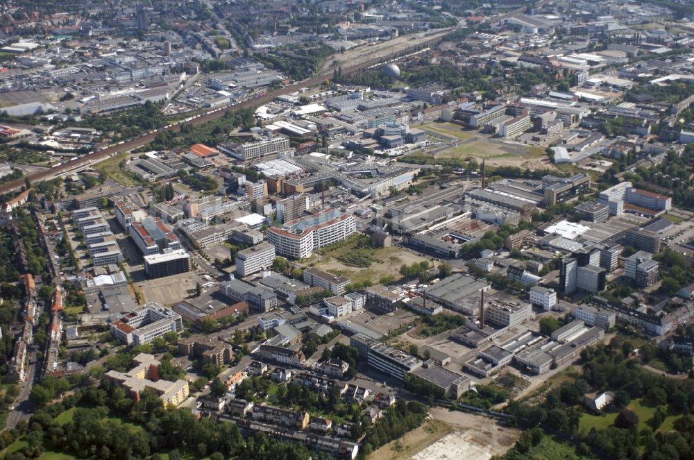 Köln von oben - Gewerbegebiet im Ortsteil Braunsfeld in Köln im Bundesland Nordrhein-Westfalen, Deutschland