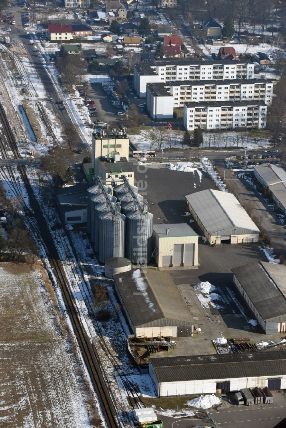 Luftaufnahme Werneuchen - Gewerbegebiet REMONDIS Brandenburg GmbHr REMONDIS Brandenburg GmbH an der Mühlenstraße in Werneuchen im Bundesland Brandenburg