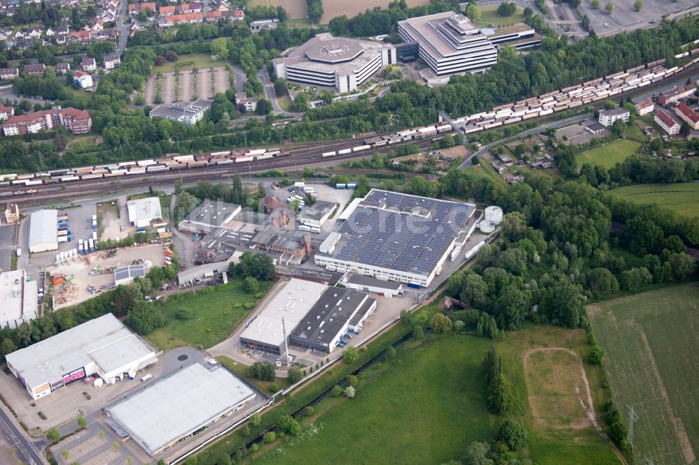 Hameln aus der Vogelperspektive: Gewerbegebiet mit Renovierungs-Discounter tedox Hameln in Hameln im Bundesland Niedersachsen, Deutschland