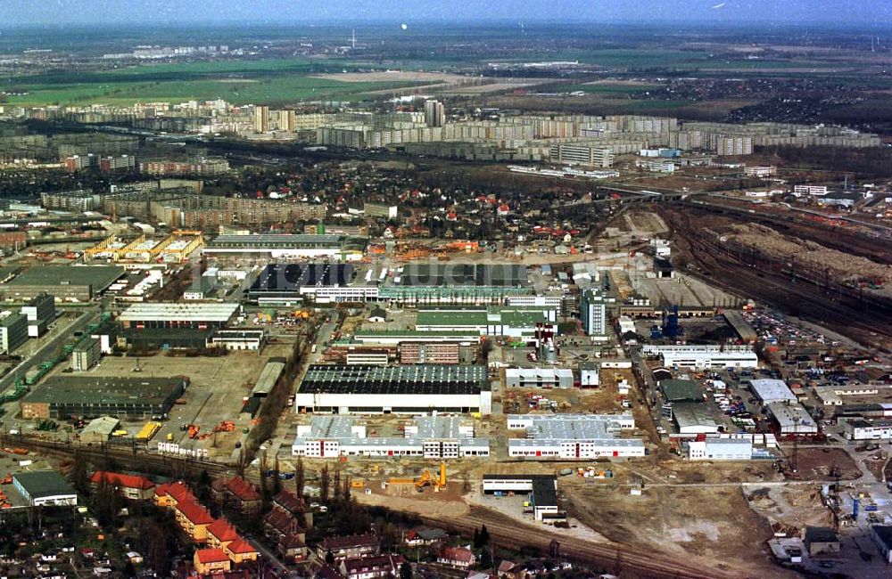 Luftbild Berlin - 26.03.1995 Gewerbegebiet an der Rhinstraße in Berlin - Lichtenberg