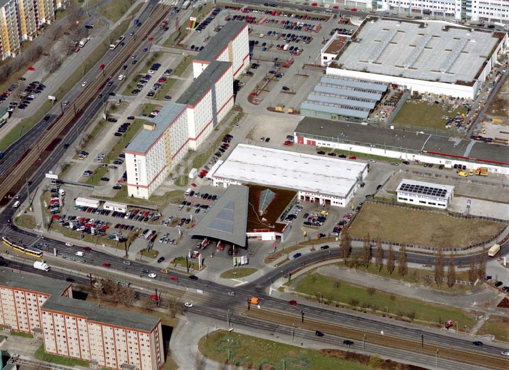 Luftbild Berlin / Marzahn - Gewerbegebiet an der Rhinstrasse mit einem TOYOTA-Autohaus in Berlin-Marzahn.