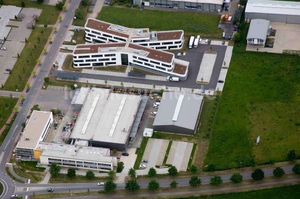 Bensheim von oben - Gewerbegebiet SAP Schulungszentrum in Bensheim im Bundesland Hessen, Deutschland