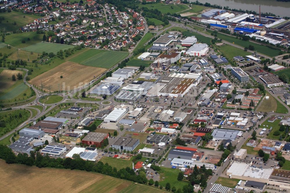 Rheinfelden (Baden) aus der Vogelperspektive: Gewerbegebiet Schildgasse in Rheinfelden (Baden) im Bundesland Baden-Württemberg, Deutschland