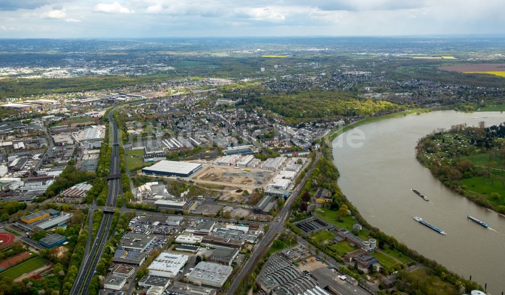 Luftbild Düsseldorf - Gewerbegebiet Sirius Business Park Düsseldorf-Süd am Ufer des Rheins in Düsseldorf im Bundesland Nordrhein-Westfalen