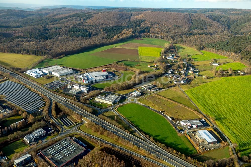 Meschede von oben - Gewerbegebiet an der Steinwiese in Meschede im Bundesland Nordrhein-Westfalen, Deutschland