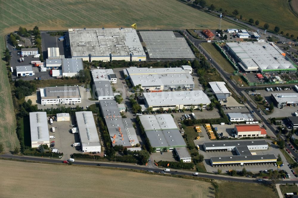 Lindenberg aus der Vogelperspektive: Gewerbegebiet an der Straße Bucher Weg in Lindenberg im Bundesland Brandenburg