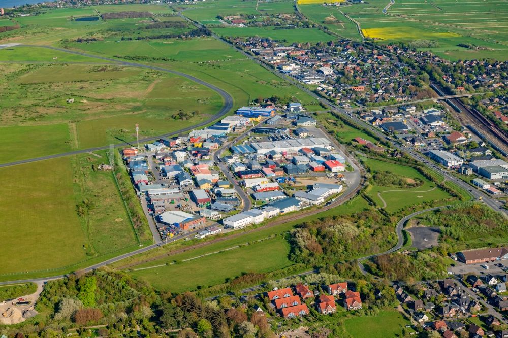 Tinnum von oben - Gewerbegebiet Sylt Ost in Tinnum im Bundesland Schleswig-Holstein, Deutschland