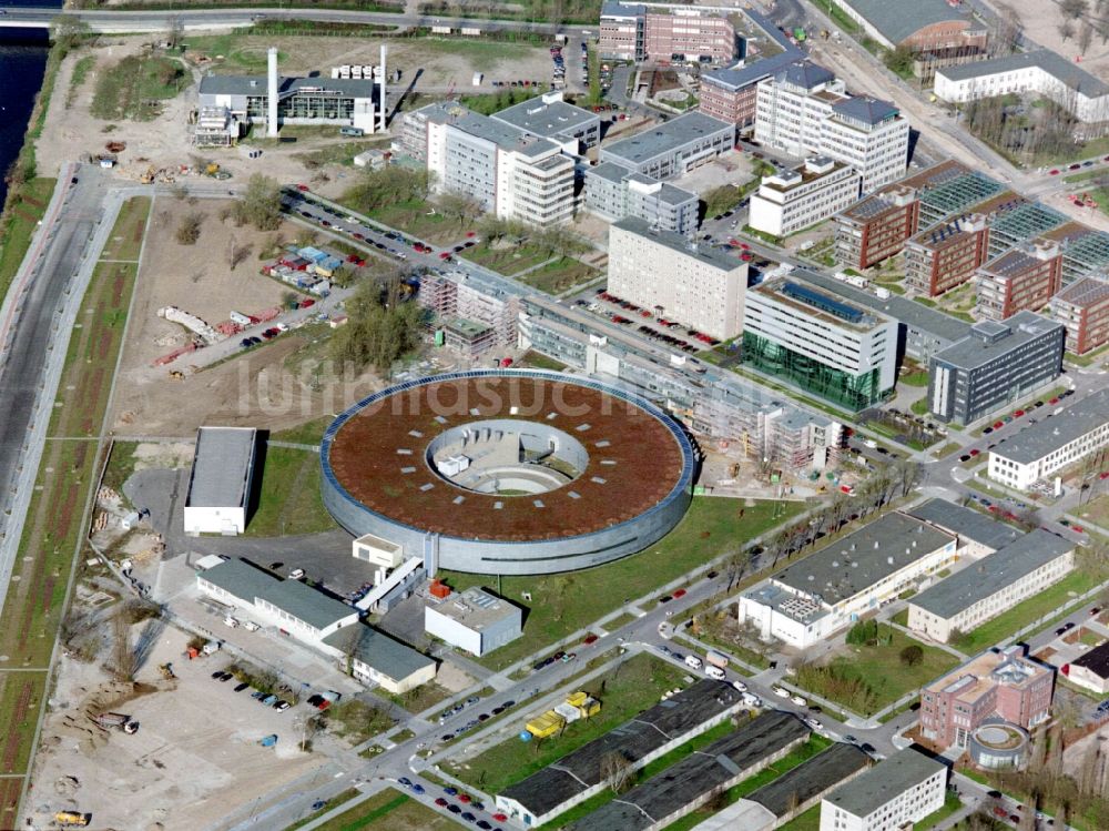 Luftbild Berlin - Gewerbegebiet Technologiepark Adlershof im Ortsteil Adlershof - Johannisthal in Berlin, Deutschland