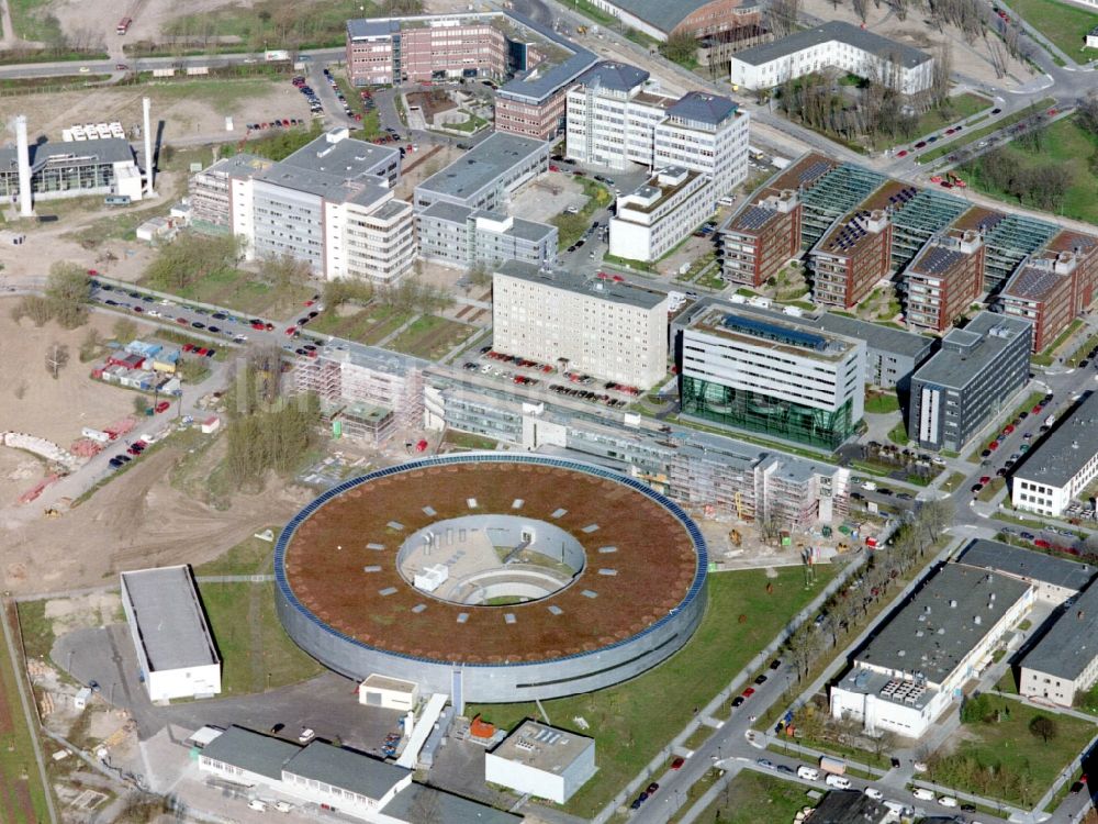 Berlin aus der Vogelperspektive: Gewerbegebiet Technologiepark Adlershof im Ortsteil Adlershof - Johannisthal in Berlin, Deutschland