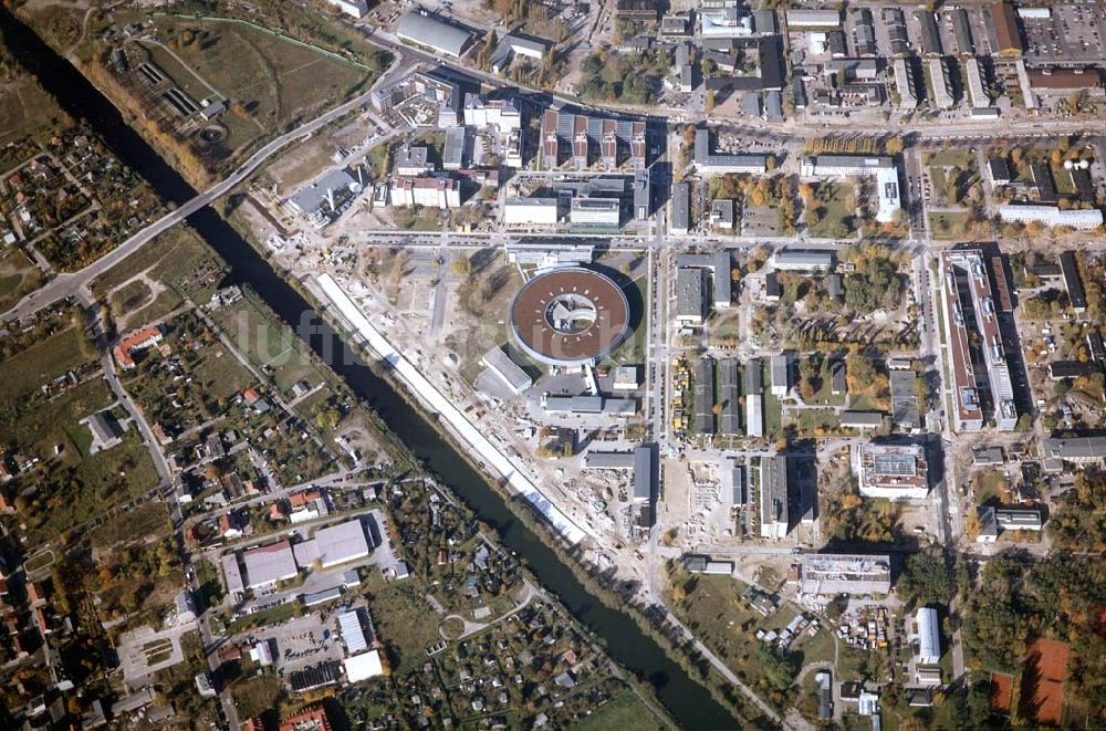 Luftaufnahme Berlin - Johannisthal - Gewerbegebiet am Teilchenbeschleuniger BESSY 2.