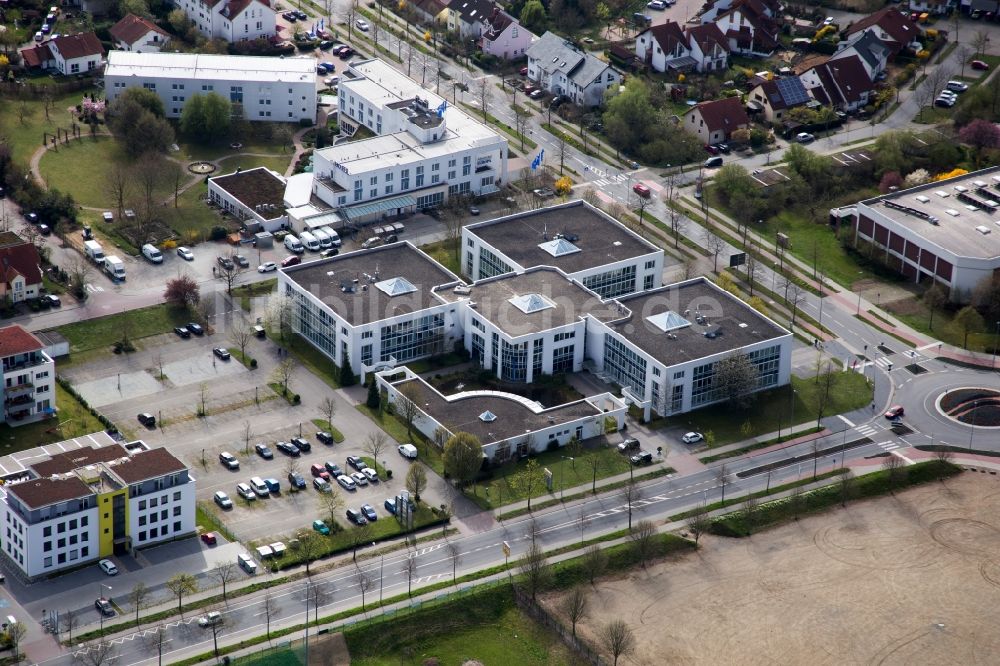 Bensheim aus der Vogelperspektive: Gewerbegebiet Track&Trace Academy und Alle Hotel Europa im Ortsteil Auerbach in Bensheim im Bundesland Hessen