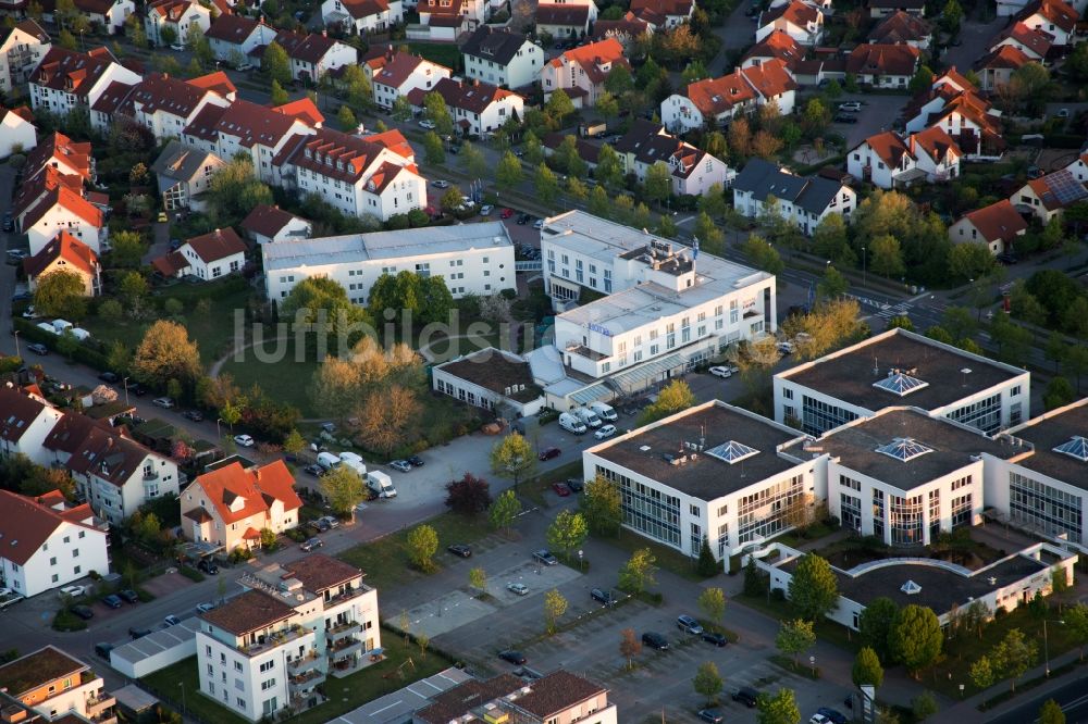 Luftaufnahme Bensheim - Gewerbegebiet Track&Trace Academy und Alle Hotel Europa im Ortsteil Auerbach in Bensheim im Bundesland Hessen