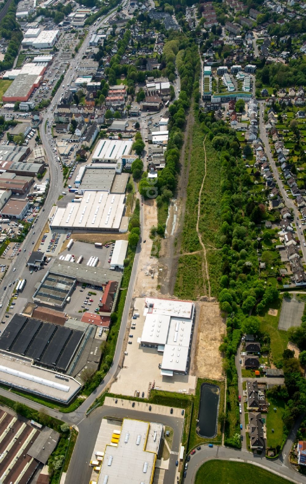 Luftbild Schwelm - Gewerbegebiet und Trasse entlang der Rheinischen Straße im Norden von Schwelm im Bundesland Nordrhein-Westfalen