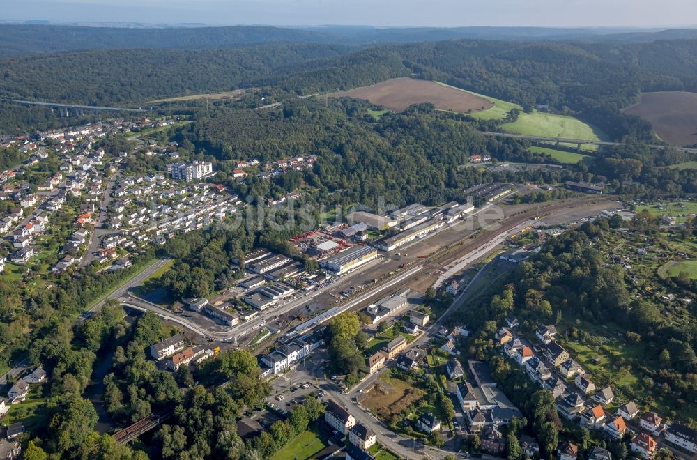 Arnsberg von oben - Gewerbegebiet Zu den Werkstätten in Arnsberg im Bundesland Nordrhein-Westfalen, Deutschland