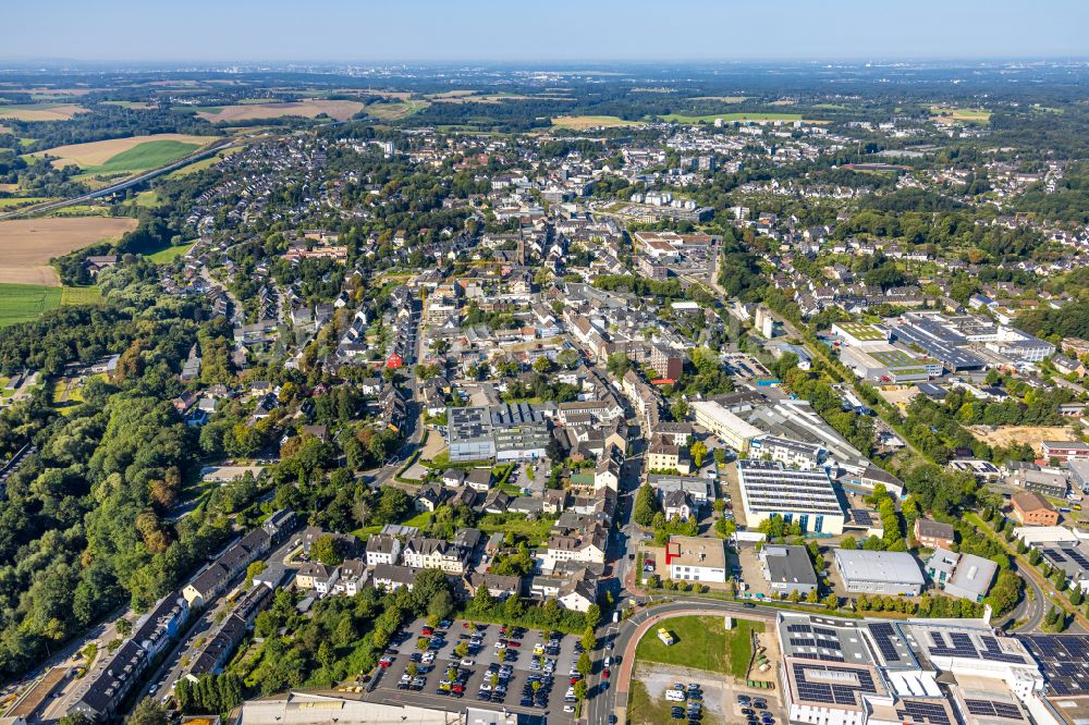 Heiligenhaus aus der Vogelperspektive: Gewerbegebiet an der B227 / Westphalenweg in Heiligenhaus im Bundesland Nordrhein-Westfalen