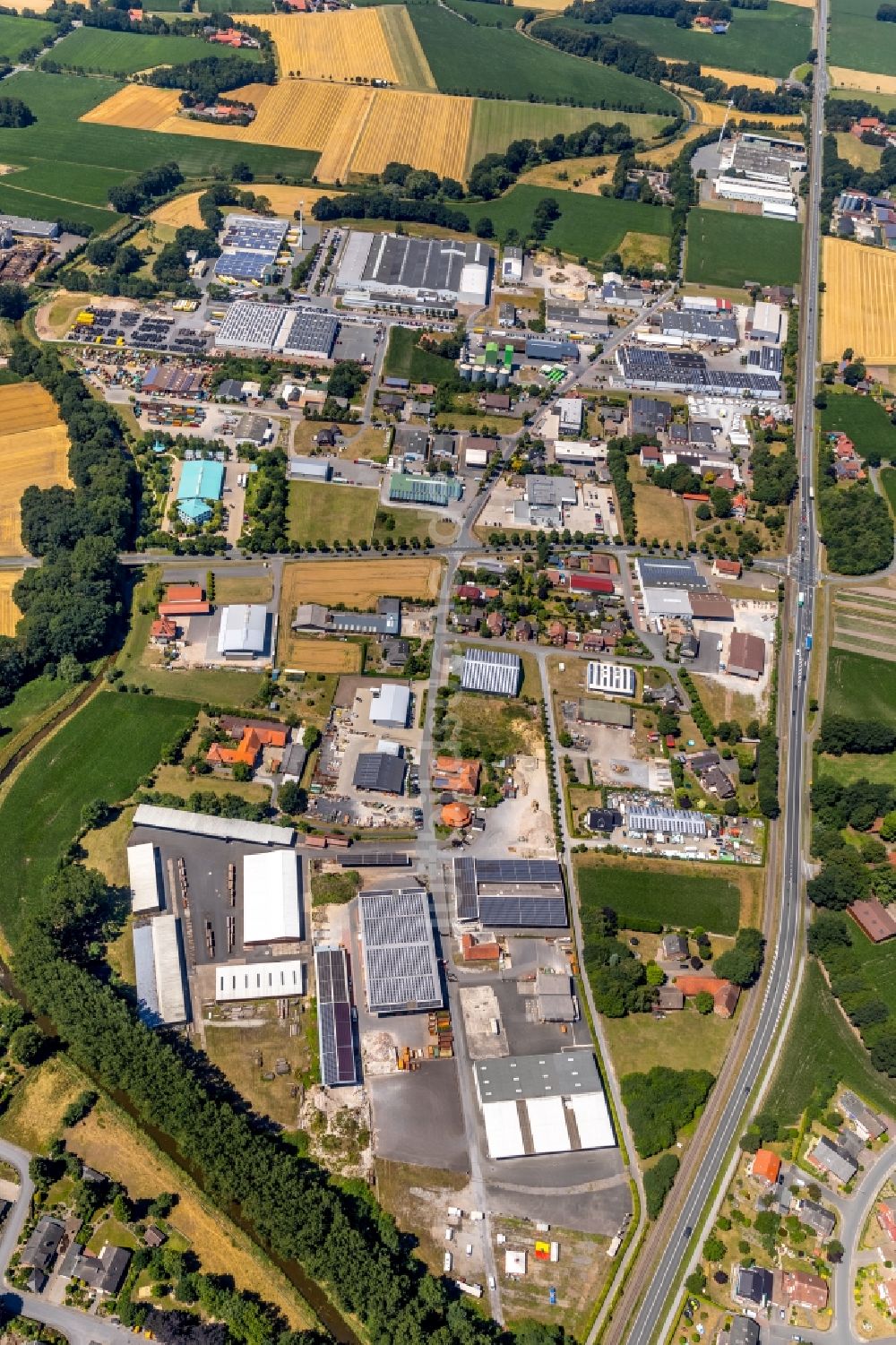 Beelen von oben - Gewerbegebiet am Westring in Beelen im Bundesland Nordrhein-Westfalen, Deutschland