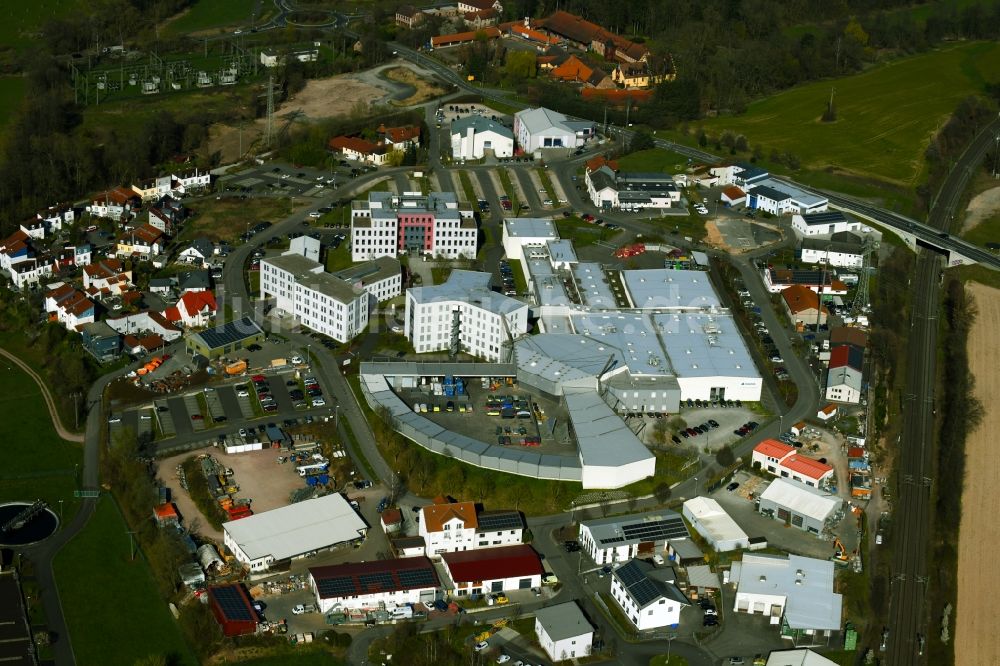 Luftaufnahme Sailauf - Gewerbegebiet Weyberhöfe mit Blick auf das Gebäude- Ensemble der Magna International (Germany) GmbH und ACTS – Advanced Car Technology Systems GmbH & Co. KG am Kurfürst-Eppstein-Ring im Ortsteil Weiberhof in Sailauf im Bundesland Bayern, Deutschland