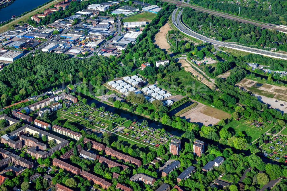 Hamburg von oben - Gewerbegebiet in Wilhelmsburg Stenzelring in Hamburg, Deutschland