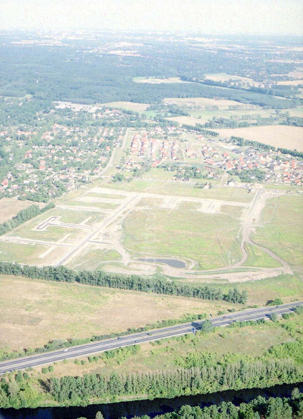 Zeestow / Brandenburg aus der Vogelperspektive: Gewerbegebiet Zeestow am Berliner Ring - ein Objekt der Seifert Invest GmbH in Dortmund.