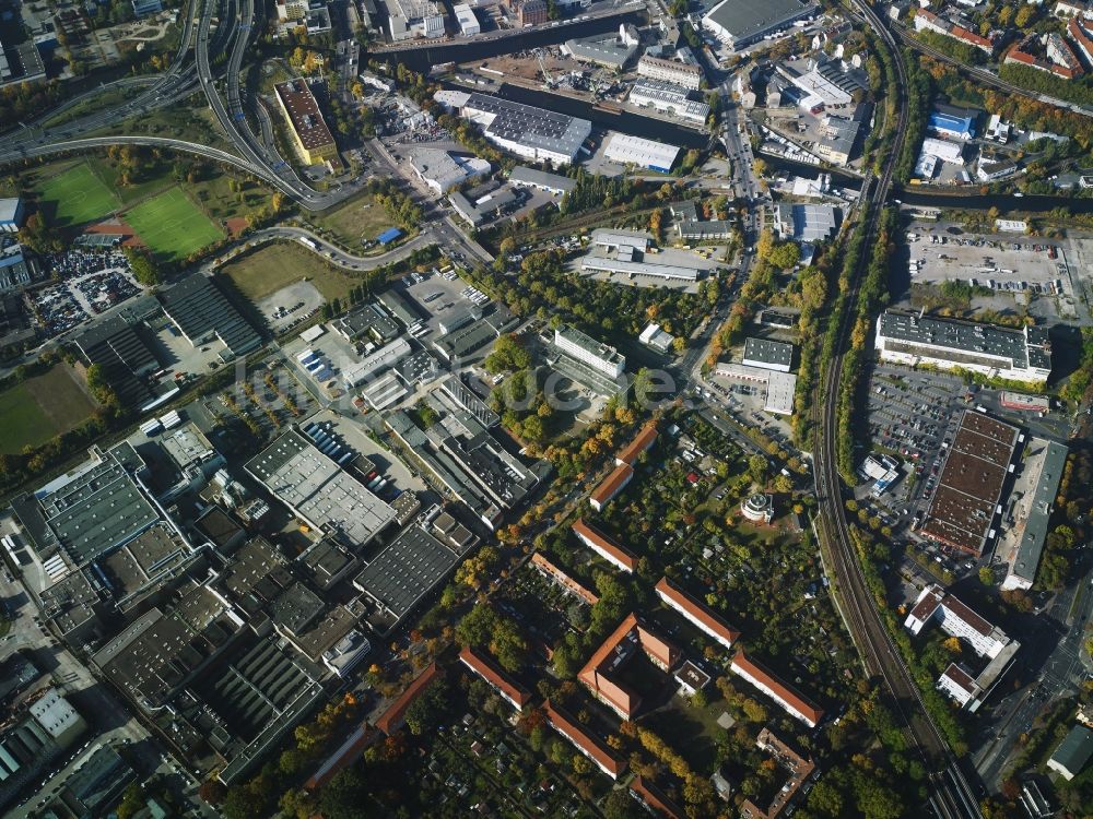 Berlin aus der Vogelperspektive: Gewerbegebiet zwischen Grenzalle und Neuköllnischer Allee im Süden des Bezirkes Neukölln in Berlin