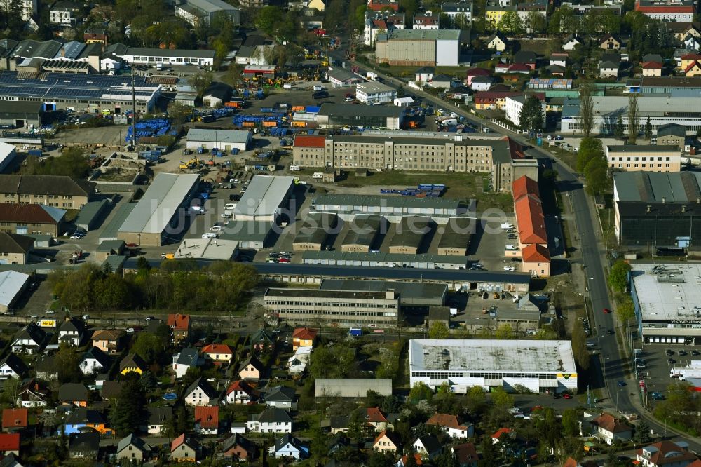 Berlin aus der Vogelperspektive: Gewerbegebiet zwischen Grumbkowstraße und Wackenbergstraße im Ortsteil Nierschönhausen in Berlin, Deutschland