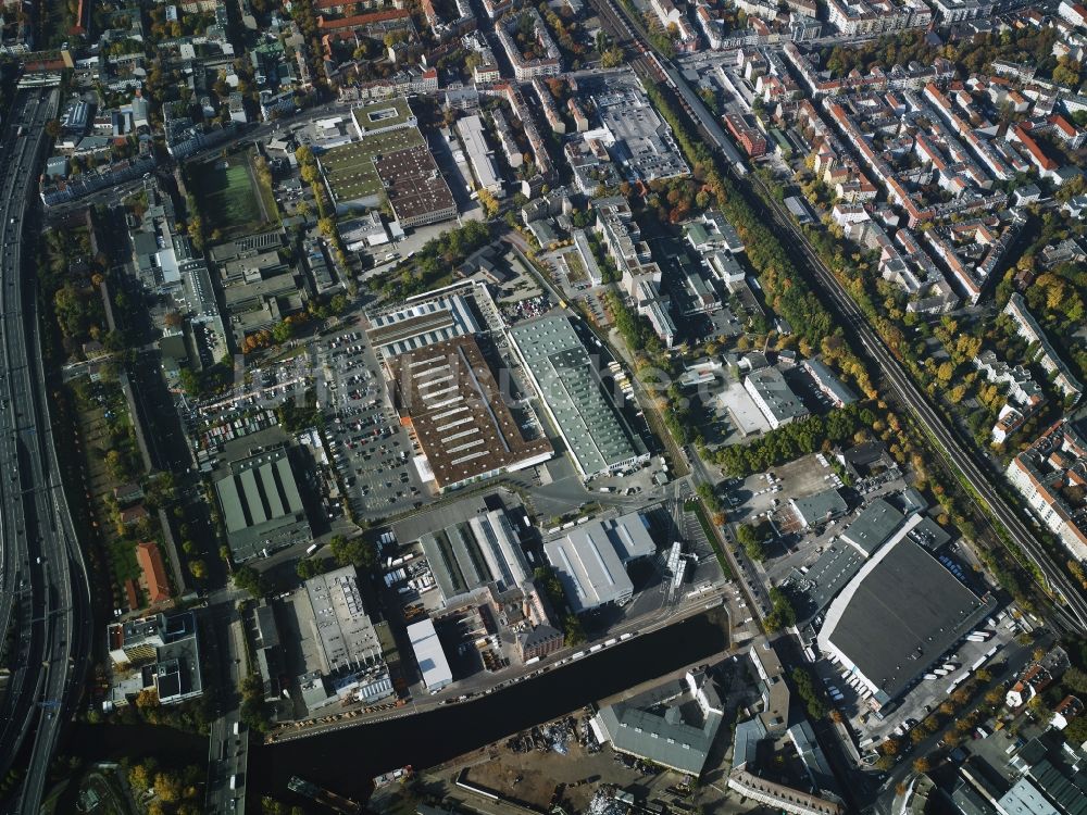 Luftbild Berlin - Gewerbegebiet zwischen Ringbahnstrecke und Grenzalle im Süden des Bezirkes Neukölln in Berlin