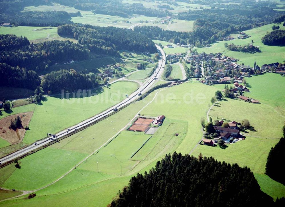 Luftbild Neukirchen / Bayern - Gewerbegrundstück Neukirchen der Unternehmensgruppe MAX AICHER an der Autobahn nach Salzburg westl. von Freilassing.