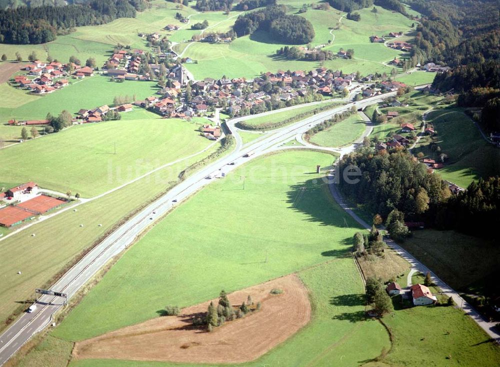 Luftbild Neukirchen / Bayern - Gewerbegrundstück Neukirchen der Unternehmensgruppe MAX AICHER an der Autobahn nach Salzburg westl. von Freilassing.