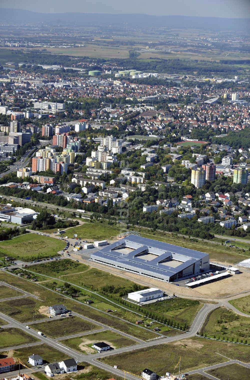 Rüsselsheim aus der Vogelperspektive: Gewerbepark / Business Park Blauer See Rüsselsheim