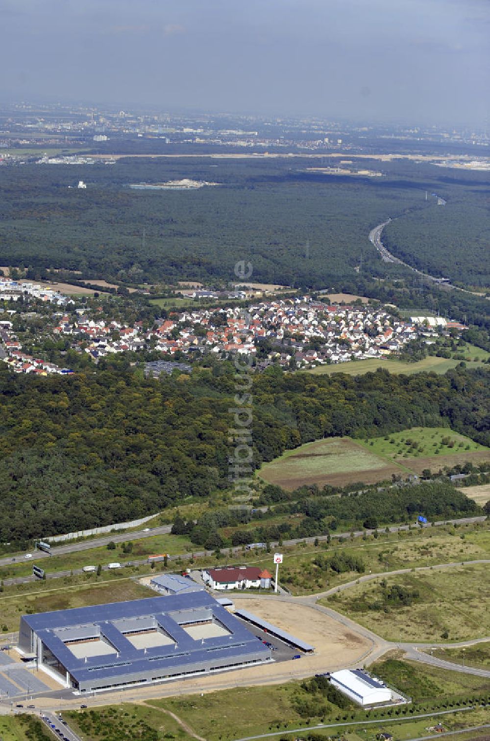 Luftaufnahme Rüsselsheim - Gewerbepark / Business Park Blauer See Rüsselsheim