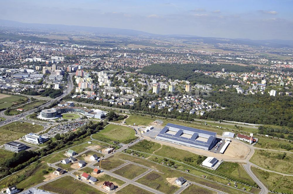 Rüsselsheim von oben - Gewerbepark / Business Park Blauer See Rüsselsheim