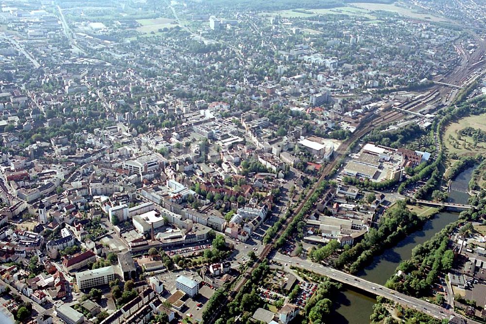 Giessen / Hessen von oben - Giessen / Hessen Blick auf das Stadtzentrum, die Bahnstrecke und teilweise den Hauptbahnhof an der Lahn von Giessen in Hessen 03