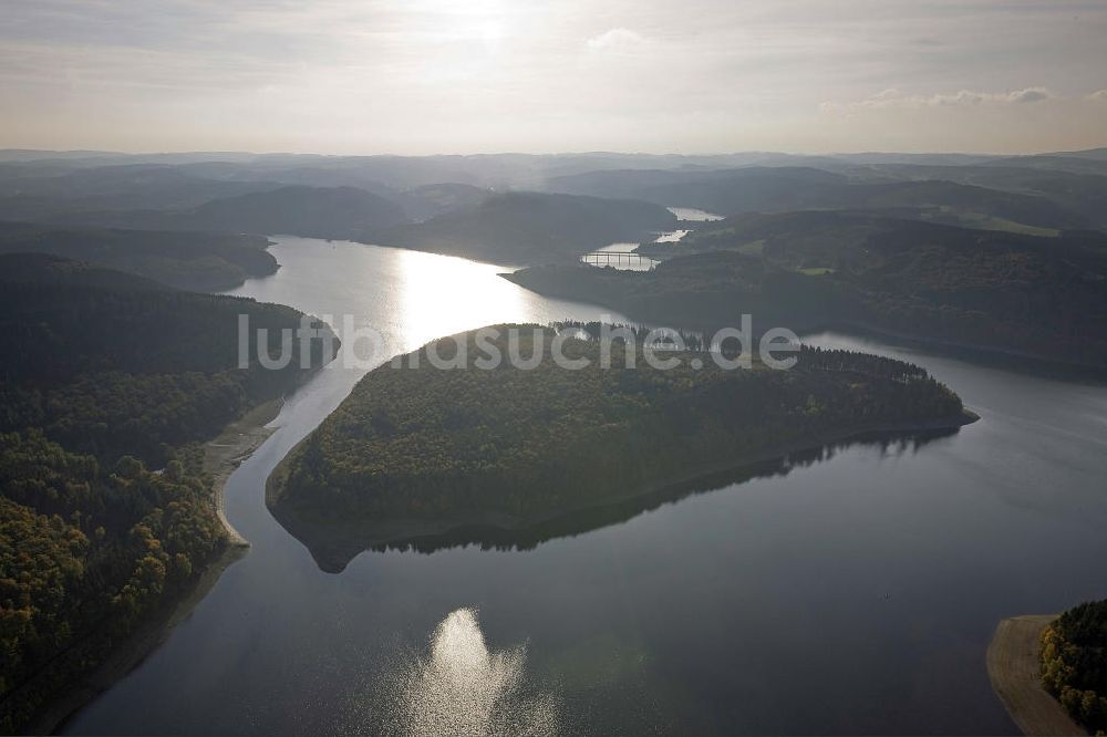 Luftaufnahme Attendorn - Gilberg-Insel im Biggesee