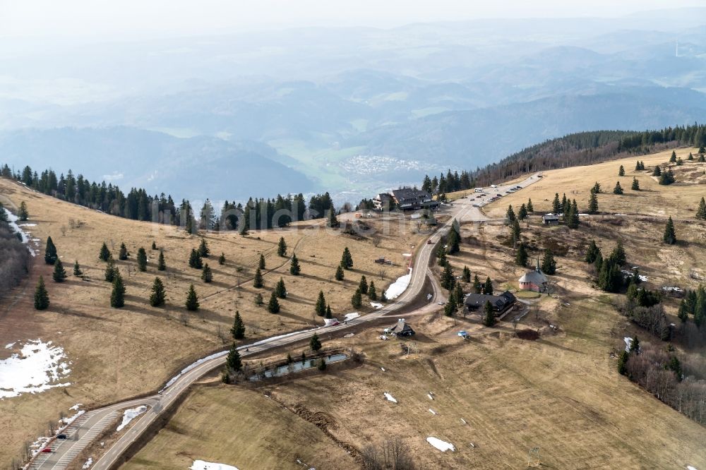 Waldkirch von oben - Gipfel Kandel im Schwarzwald in der Felsen- und Berglandschaft in Waldkirch im Bundesland Baden-Württemberg, Deutschland