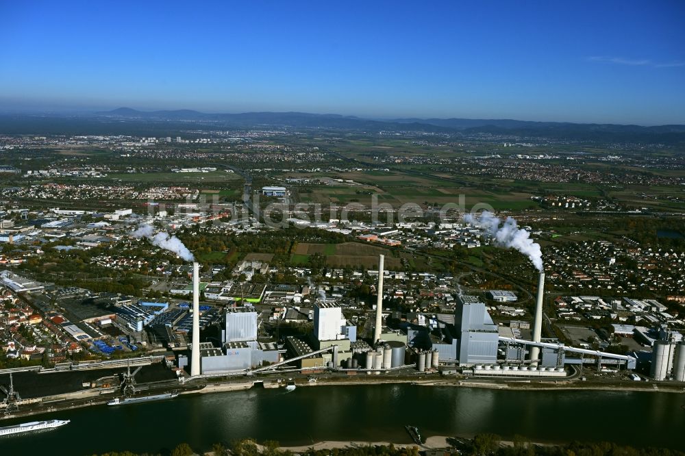 Mannheim aus der Vogelperspektive: GKN Großkraftwerk Mannheim AG am Rhein bei Neckarau in Mannheim im Bundesland Baden-Württemberg, Deutschland