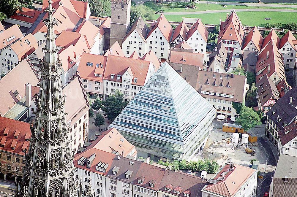 Luftaufnahme Ulm / Baden Württemberg - Glas-Pyramide in Ulm