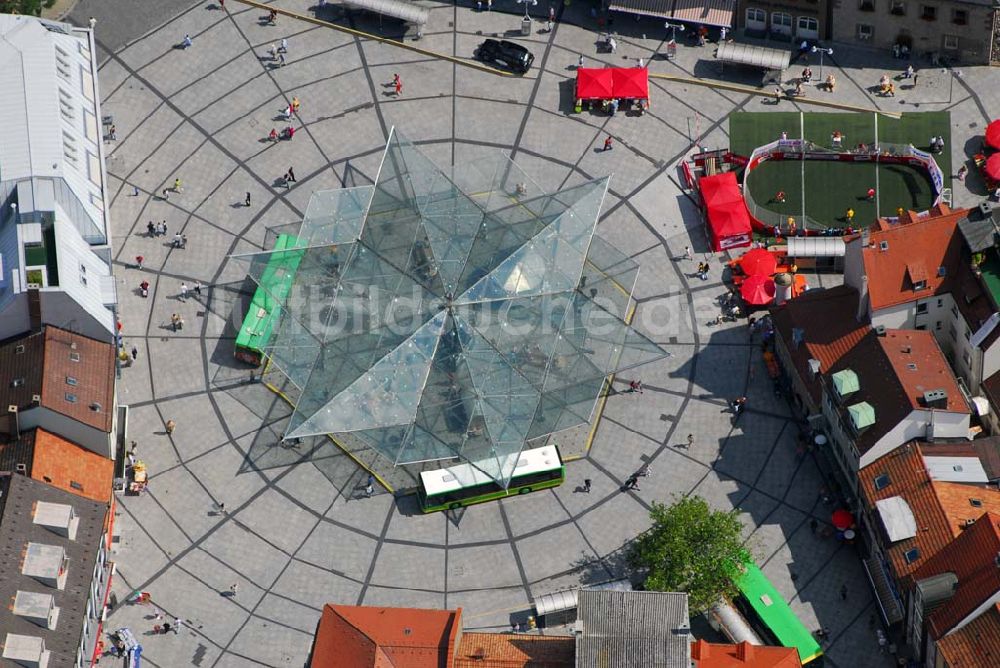 Luftbild Schweinfurt - Glasdachkonstruktion des Busbahnhof Rossmarkt im Stadtzentrum von Schweinfurt