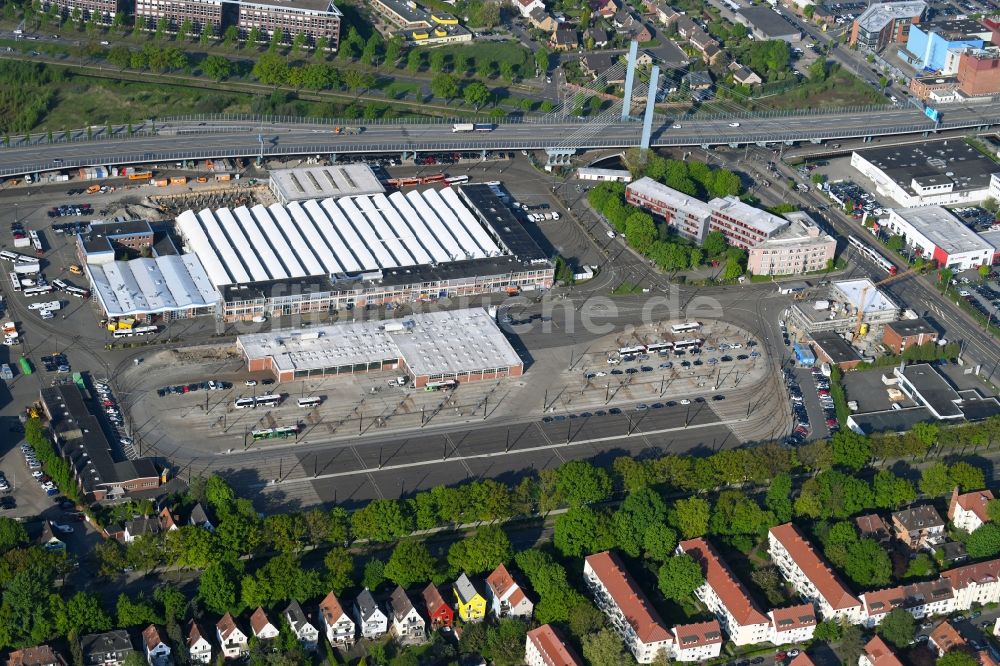 Bremen aus der Vogelperspektive: Gleisanlagen der Bremer Straßenbahn AG am Depot des Betriebswerkes im Ortsteil Neustadt in Bremen, Deutschland