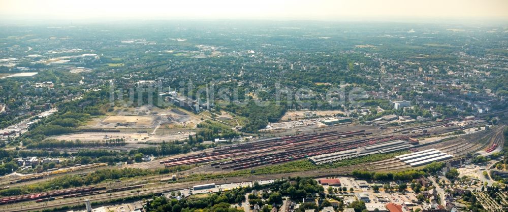 Luftbild Herne - Gleisanlagen und Schienen im Osten des Hauptbahnhofes Wanne-Eickel der Deutschen Bahn in Herne im Bundesland Nordrhein-Westfalen