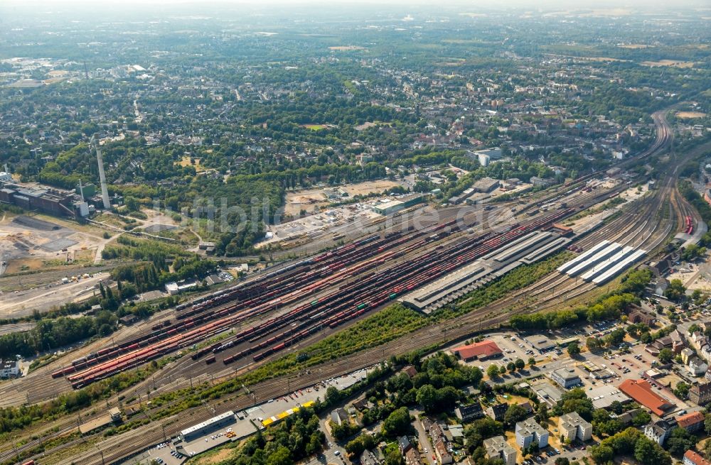 Herne aus der Vogelperspektive: Gleisanlagen und Schienen im Osten des Hauptbahnhofes Wanne-Eickel der Deutschen Bahn in Herne im Bundesland Nordrhein-Westfalen