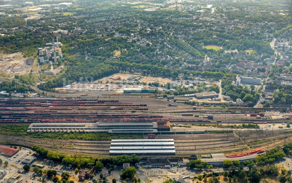 Herne aus der Vogelperspektive: Gleisanlagen und Schienen im Osten des Hauptbahnhofes Wanne-Eickel der Deutschen Bahn in Herne im Bundesland Nordrhein-Westfalen