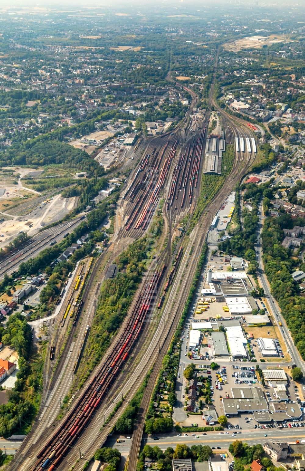 Luftbild Herne - Gleisanlagen und Schienen im Osten des Hauptbahnhofes Wanne-Eickel der Deutschen Bahn in Herne im Bundesland Nordrhein-Westfalen