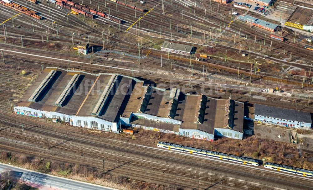 Luftaufnahme Hamm - Gleisanlagen und Triebfahrzeughalle des Bahn- Betriebswerkes in Hamm im Bundesland Nordrhein-Westfalen