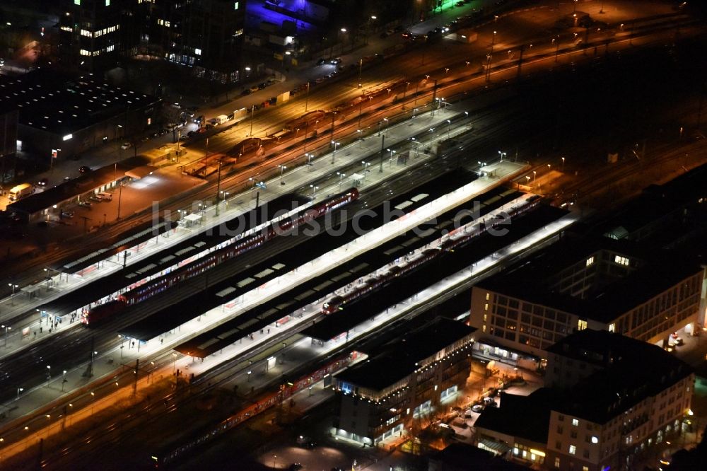 Luftbild München - Gleisverlauf und Bahnhofsgebäude der S-Bahn München am Orleansplatz in München im Bundesland Bayern