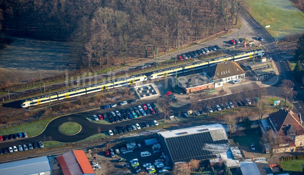 Luftbild Hamm - Gleisverlauf und Bahnhofsgebäude des Bahnhofs Bockum-Hövel der Deutschen Bahn in Hamm im Bundesland Nordrhein-Westfalen