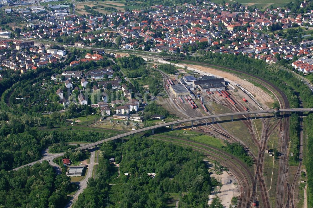 Luftbild Weil am Rhein - Gleisverlauf und Bahnhofsgebäude der Deutschen Bahn am Bahnbetriebswerk in Weil am Rhein im Bundesland Baden-Württemberg