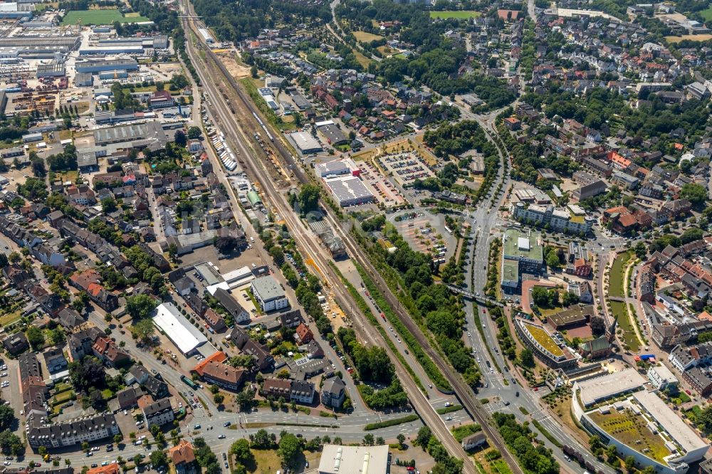 Dorsten von oben - Gleisverlauf und Bahnhofsgebäude der Deutschen Bahn in Dorsten im Bundesland Nordrhein-Westfalen, Deutschland