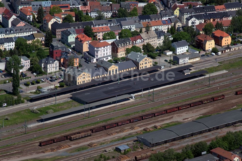 Luftaufnahme Freiberg - Gleisverlauf und Bahnhofsgebäude der Deutschen Bahn in Freiberg im Bundesland Sachsen, Deutschland