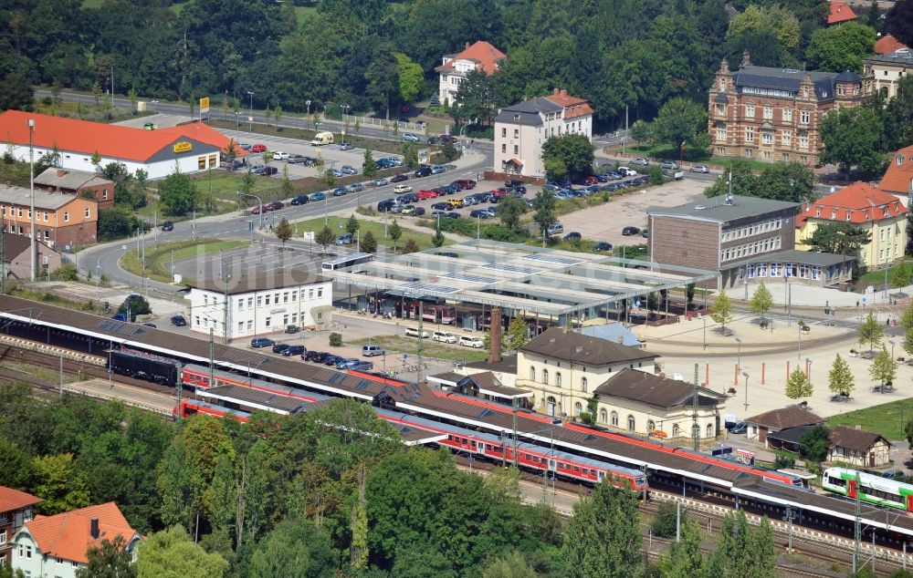 Gotha von oben - Gleisverlauf und Bahnhofsgebäude der Deutschen Bahn in Gotha im Bundesland Thüringen