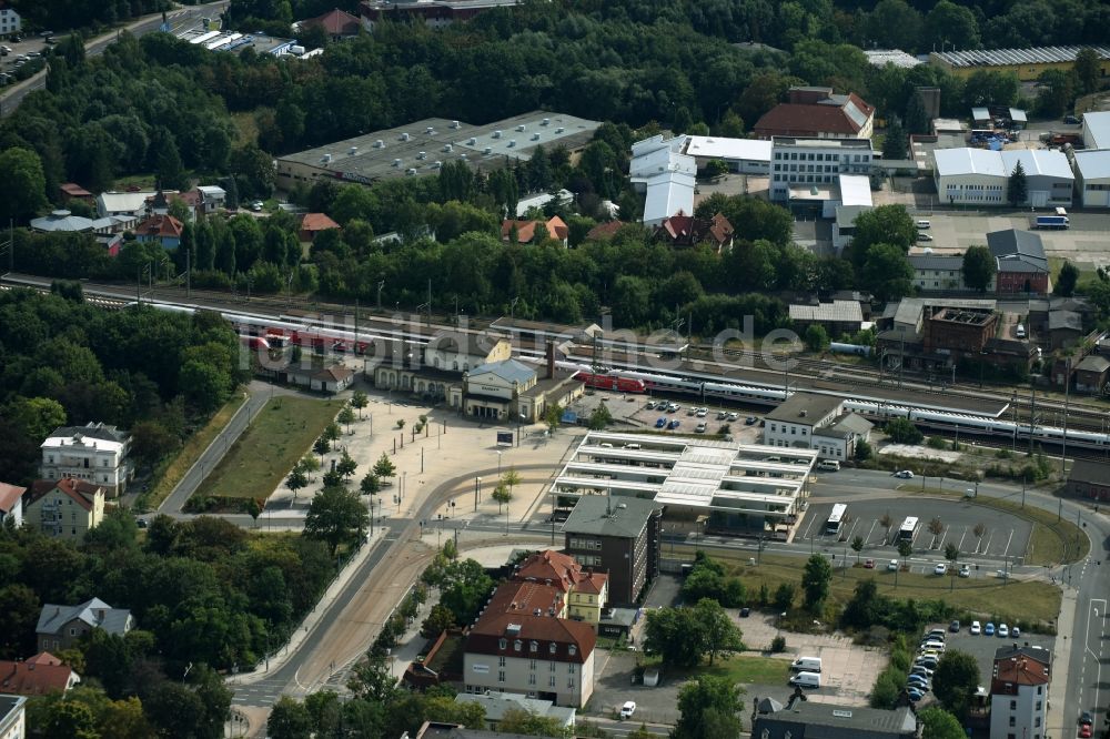 Luftbild Gotha - Gleisverlauf und Bahnhofsgebäude der Deutschen Bahn in Gotha im Bundesland Thüringen